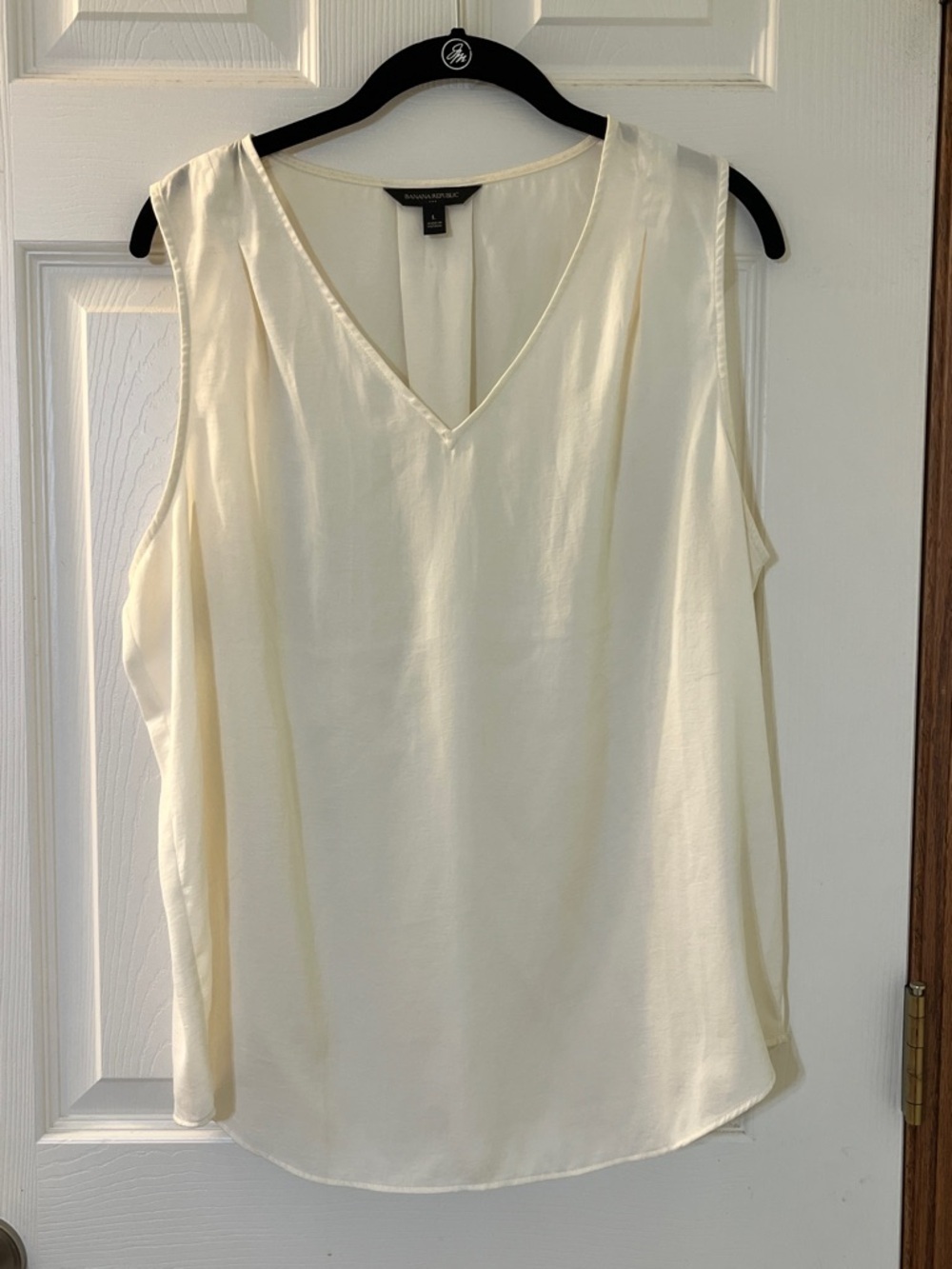 Banana Republic Sheer Ivory Cream V-Neck Silky Tank 100% Polyester Women’s Large